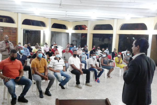 Senador Iván Silva lleva «Juventud Prende y Emprende» a Cristo Rey