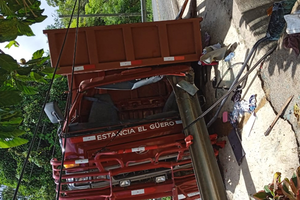 Aparatoso accidente en carretera Miches - El Seibo deja un muerto y un herido