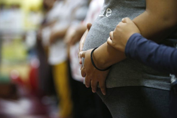 Presunta negligencia médica causa muerte de dos hermanas embarazadas en La Romana
