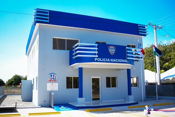 Inauguran nuevo destacamento policial en el distrito municipal de Caleta en La Romana