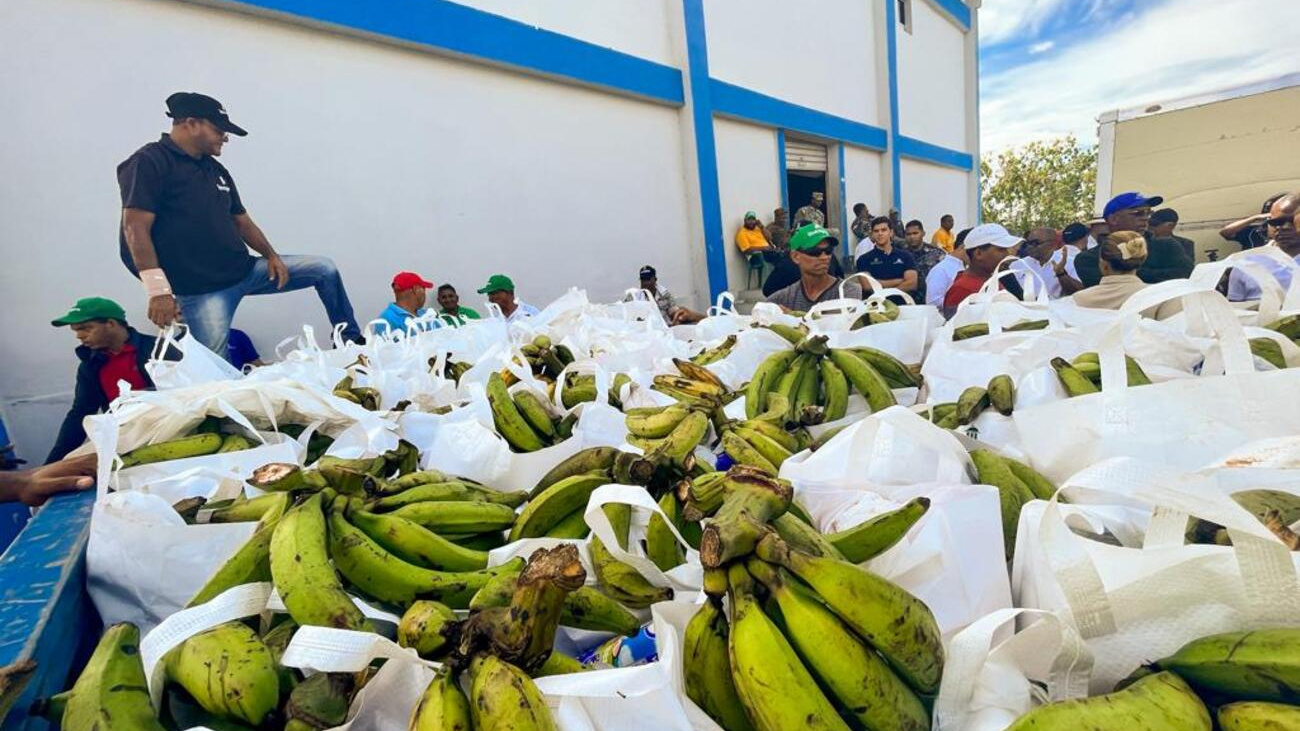 Inespre distribuye más de 5,000 raciones alimenticias en provincias afectadas por Fiona
