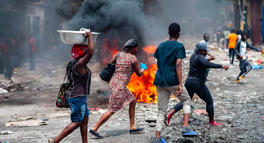 Queman vivos a dos de siete periodistas que realizaban un reportaje en Haití