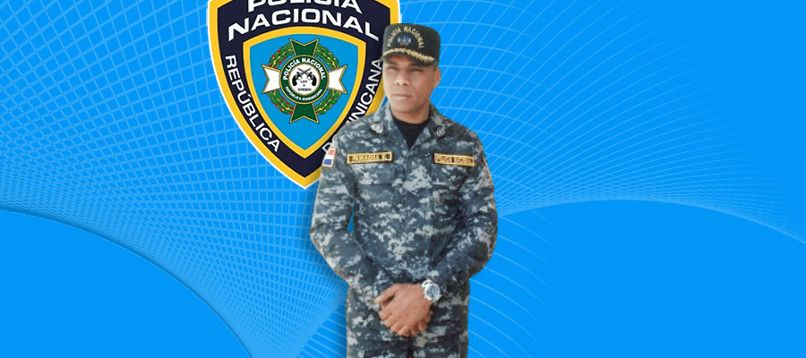 Coronel Paniagua Ramírez Brinda Apoyo y Consejos a Jóvenes Limpiavidrios en La Romana