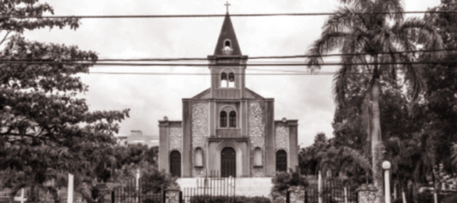 Dos Épocas, Un Mismo Lugar La Transformación de La Iglesia Santa Rosa de Lima a lo Largo de los Años